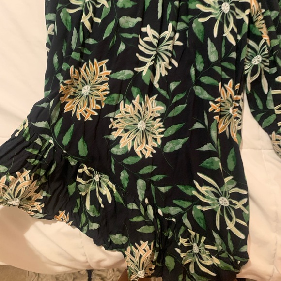 Urban Outfitters Floral Jumpsuit with Leaf Pattern - Picture 7 of 7